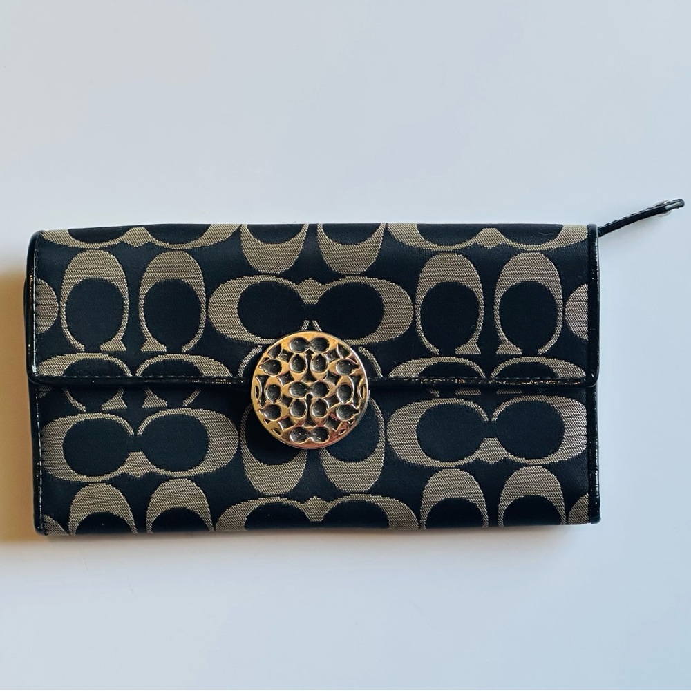 Coach Black and Tan Signature Clutch Wallet, Excellent Condition, Authentic